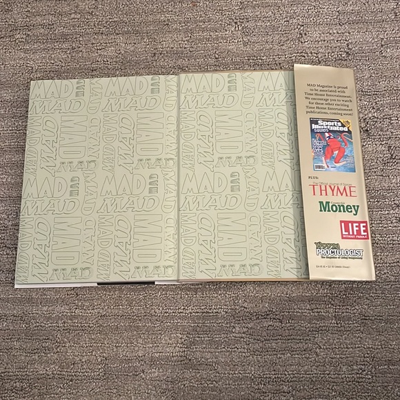 2012 ‘Totally MAD’ Hardcover Book - 60 Years of Humor, Satire, Stupidity - Picture 6 of 9